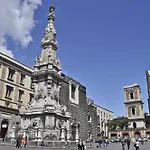 Trinita\' Maggiore Home/ Historic Center