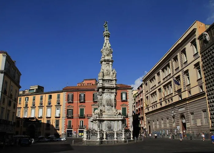Trinita\' Maggiore Home/ Historic Center