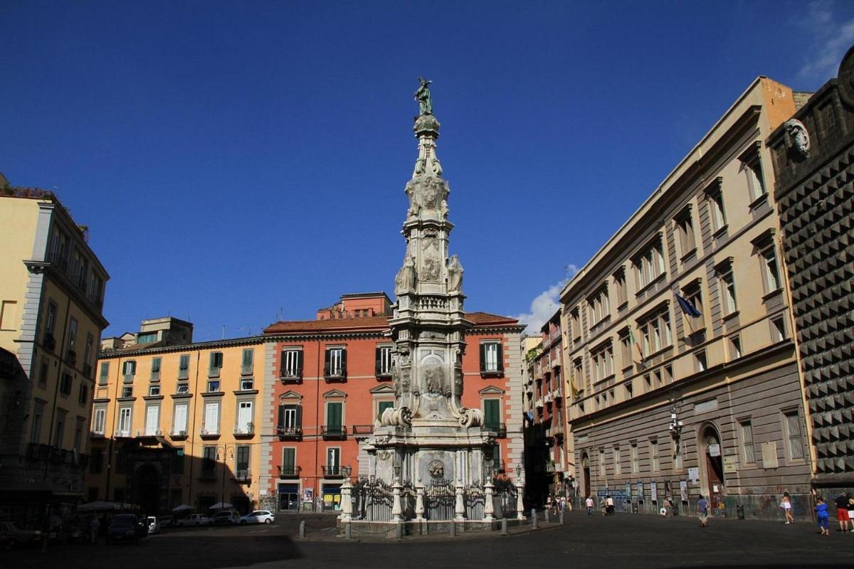Trinita' Maggiore Home/ Historic Center Naples