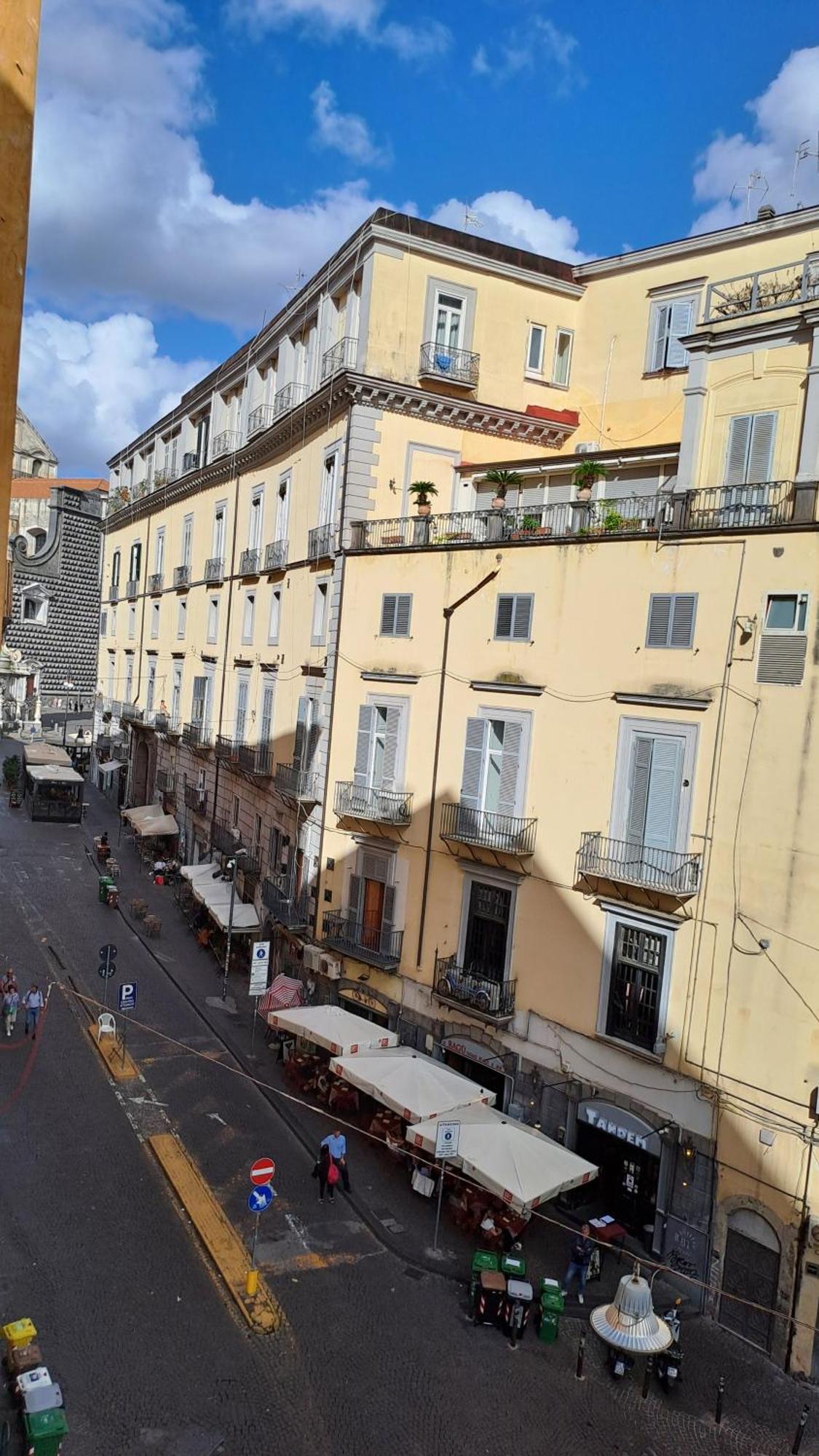 Trinita' Maggiore Home/ Historic Center Apartment *