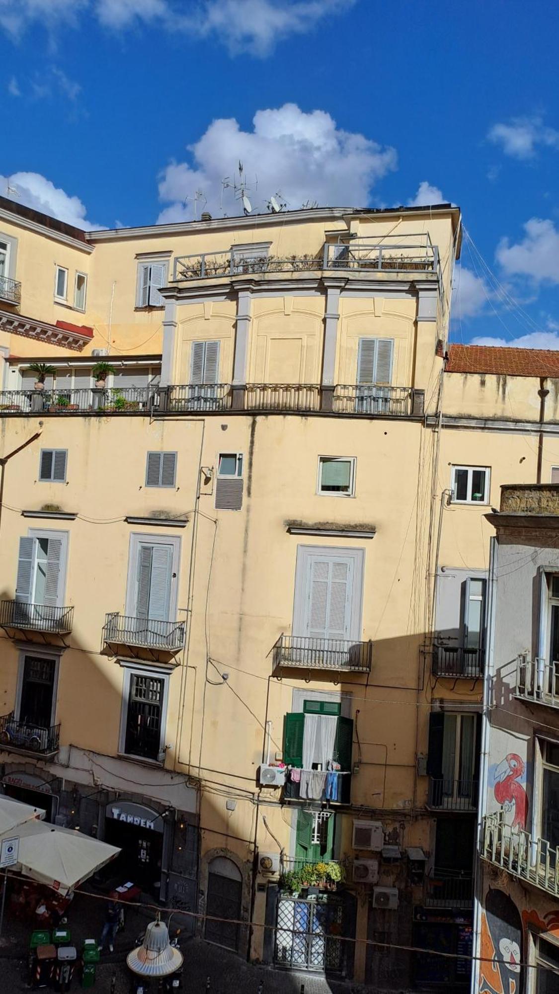 Trinita' Maggiore Home/ Historic Center * Naples