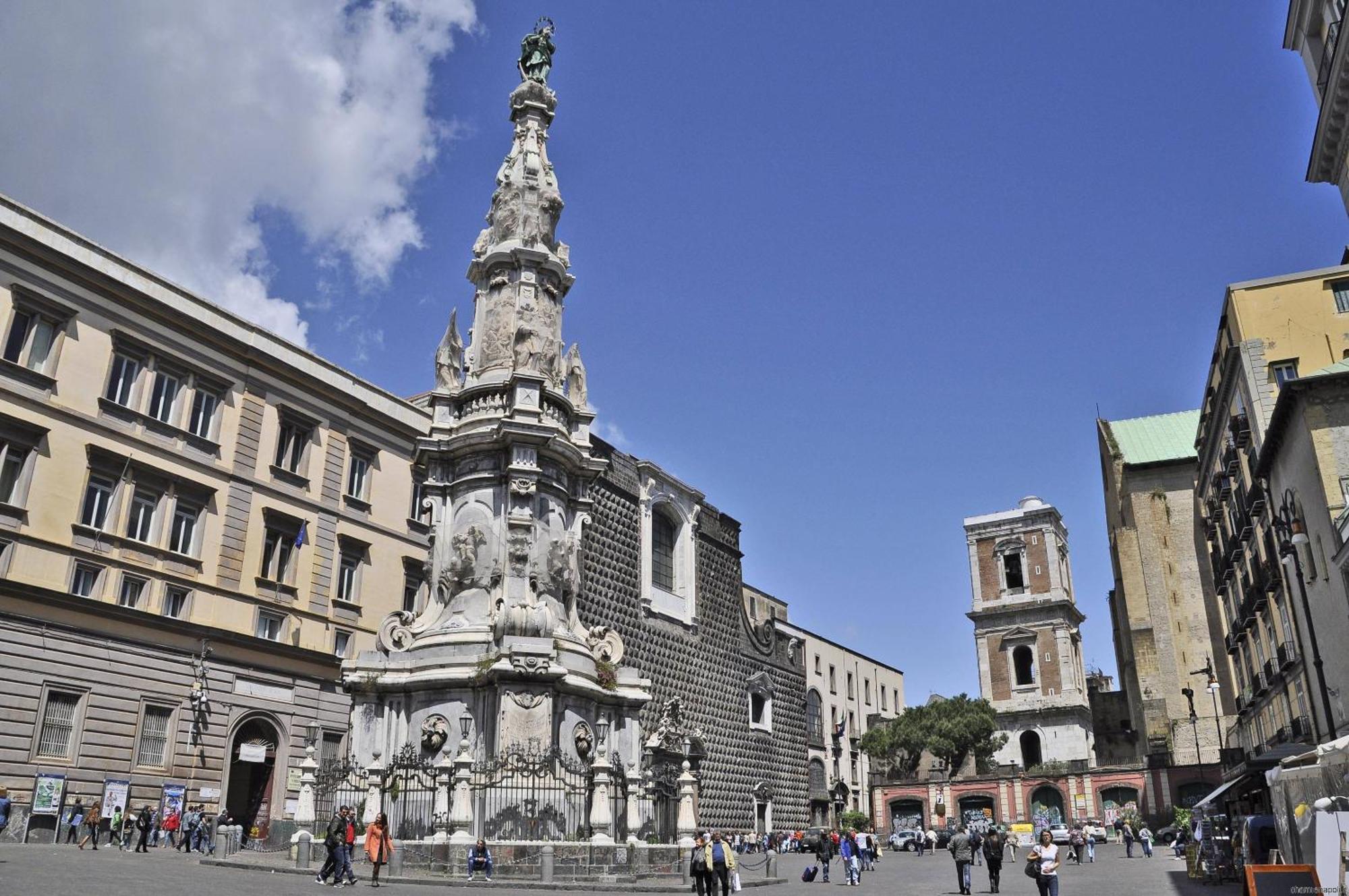 Apartment Trinita' Maggiore Home/ Historic Center