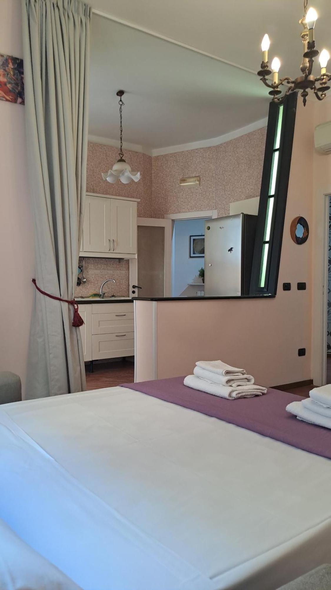 Apartment Trinita' Maggiore Home/ Historic Center *