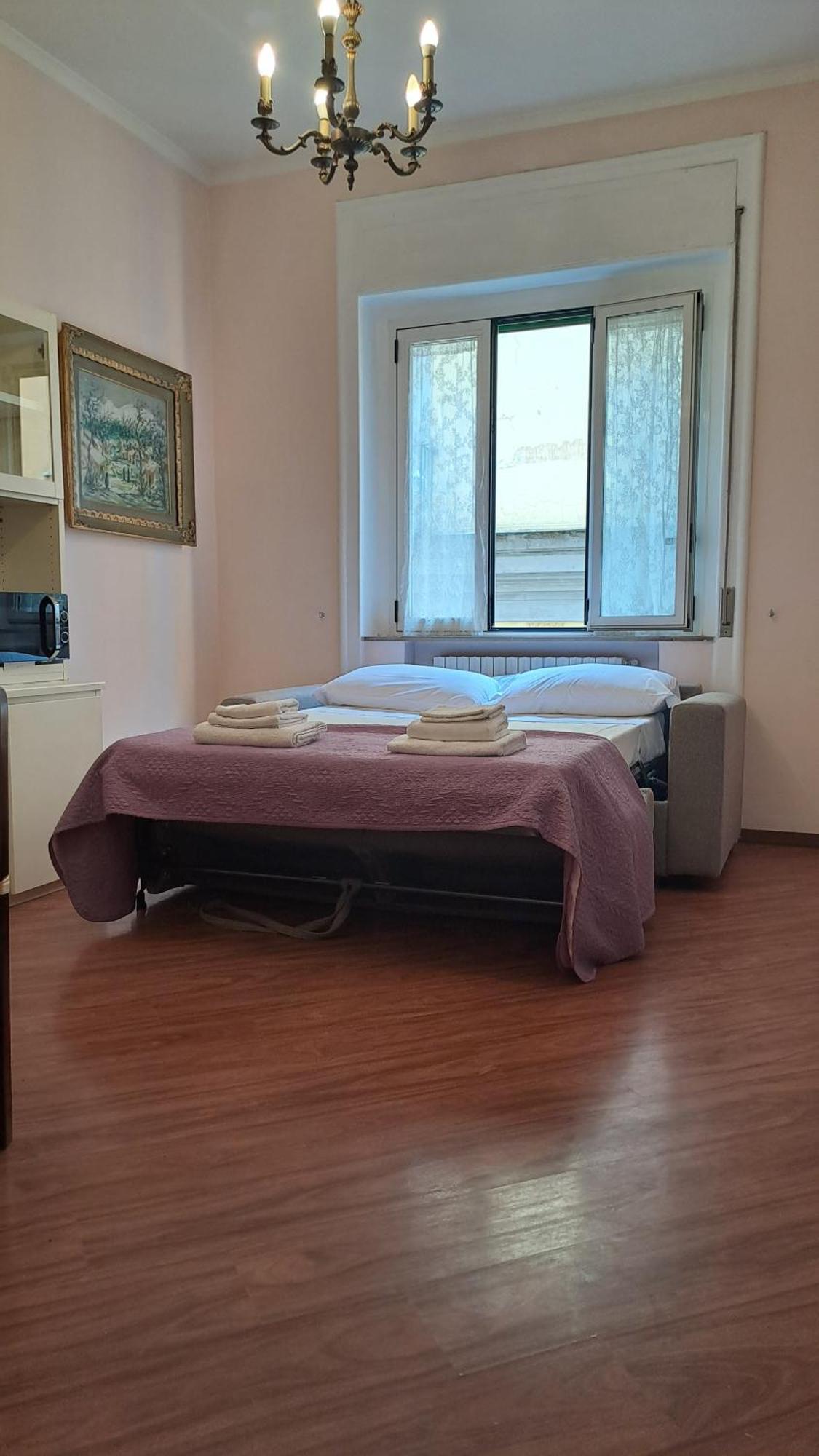 Trinita' Maggiore Home/ Historic Center * Naples
