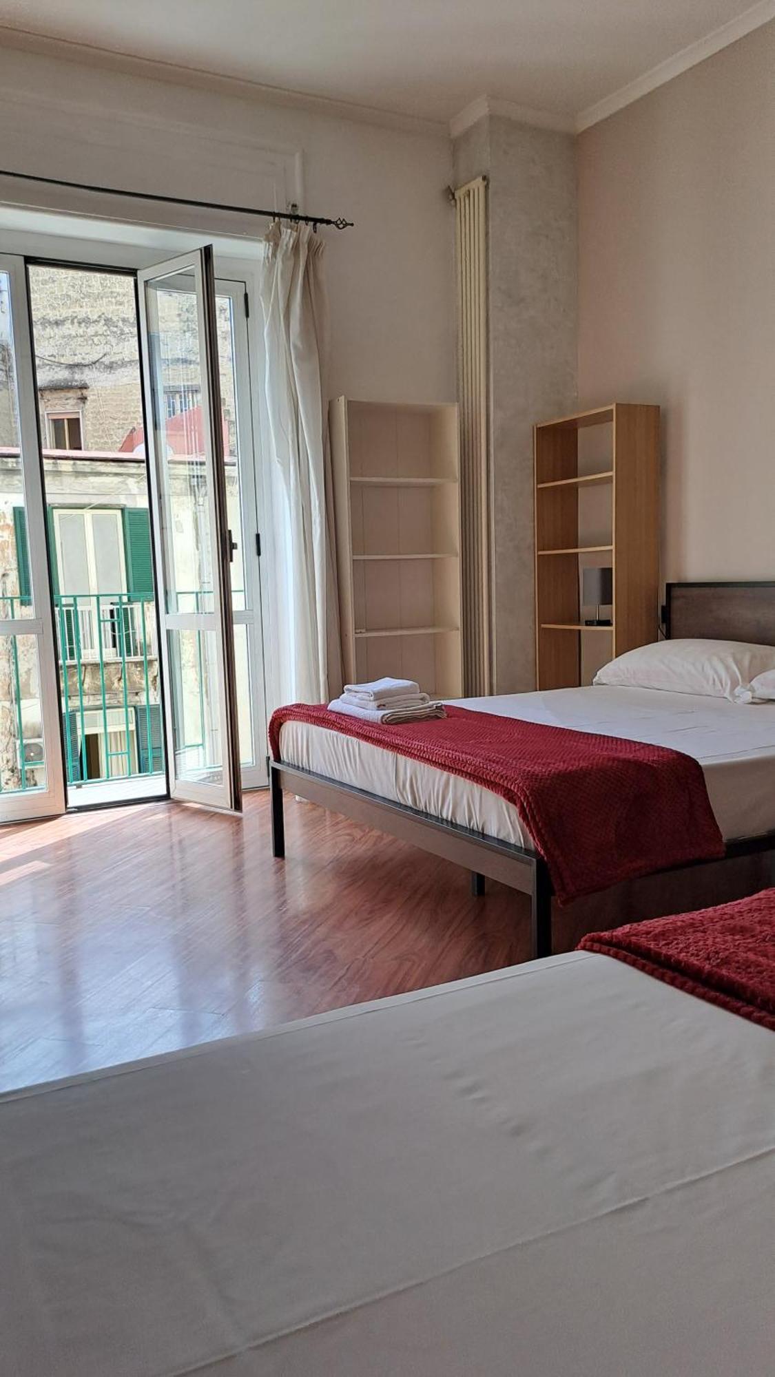 Apartment Trinita' Maggiore Home/ Historic Center